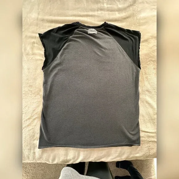 Everlast Cutoff Tee Bundle (3 Shirts, XL) – Black, Red & Gray - Picture 7 of 14